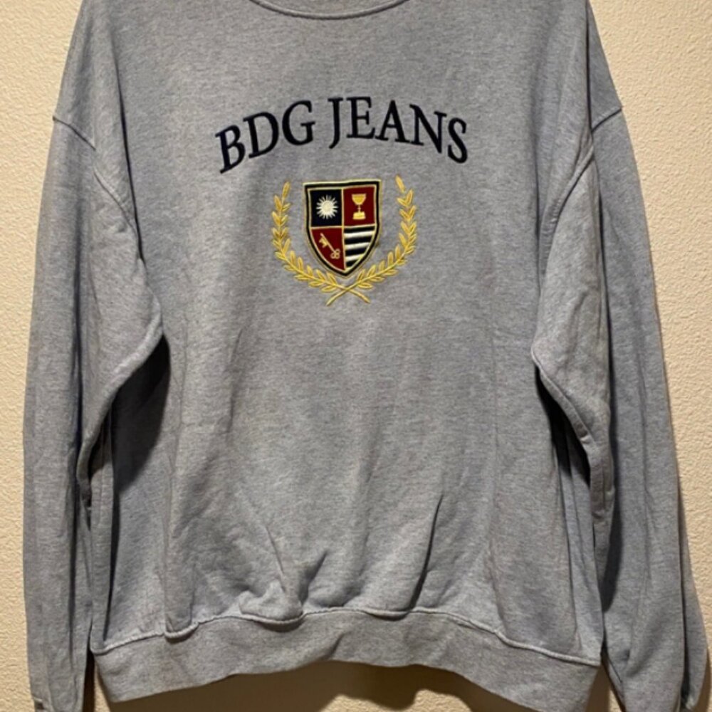 BDG Jeans Gray Crewneck Sweatshirt Size XL Embroidered Crest Logo